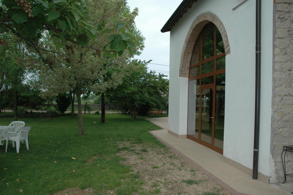 Bed and Breakfast Rose Rosse Cadi David Esterno foto