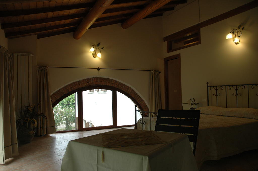 Bed and Breakfast Rose Rosse Cadi David Esterno foto