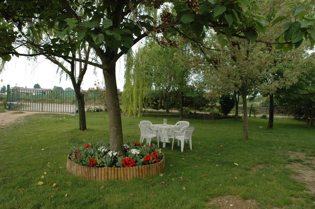 Bed and Breakfast Rose Rosse Cadi David Esterno foto
